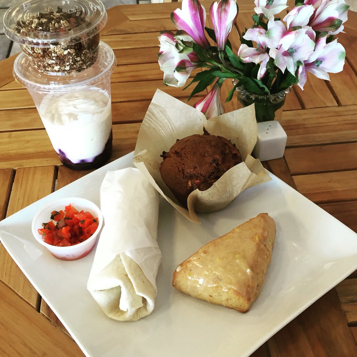 Coastal_Cuisine's tweet photo. Opening at 7am to serve you a healthy breakfast on the go. #everythingmadefresh @AlabamaBeaches https://t.co/AsBmF1NsLt