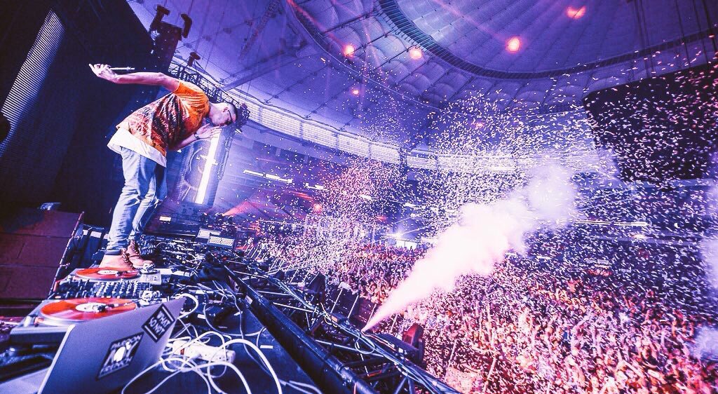 Biesss18's tweet photo. @djsnake DJ snake 😎😎 https://t.co/6xYI3xa1ss