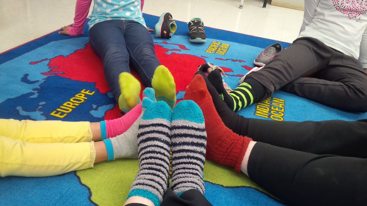 MsKellyEL's tweet photo. Crazy Sock Day in ESL for #ReadAcrossAmerica ! @WindyWhales #eps https://t.co/JLTMVpEVho