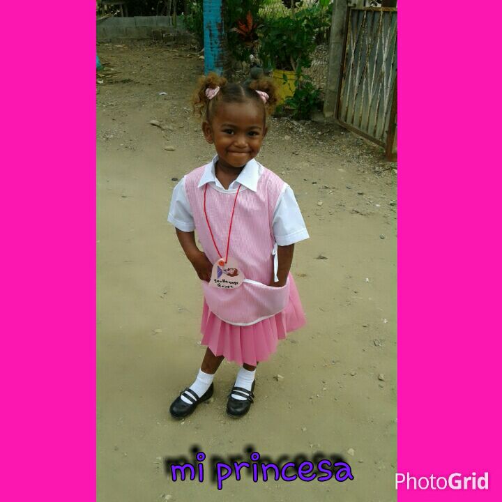 Mi hija en su primer dia d clase