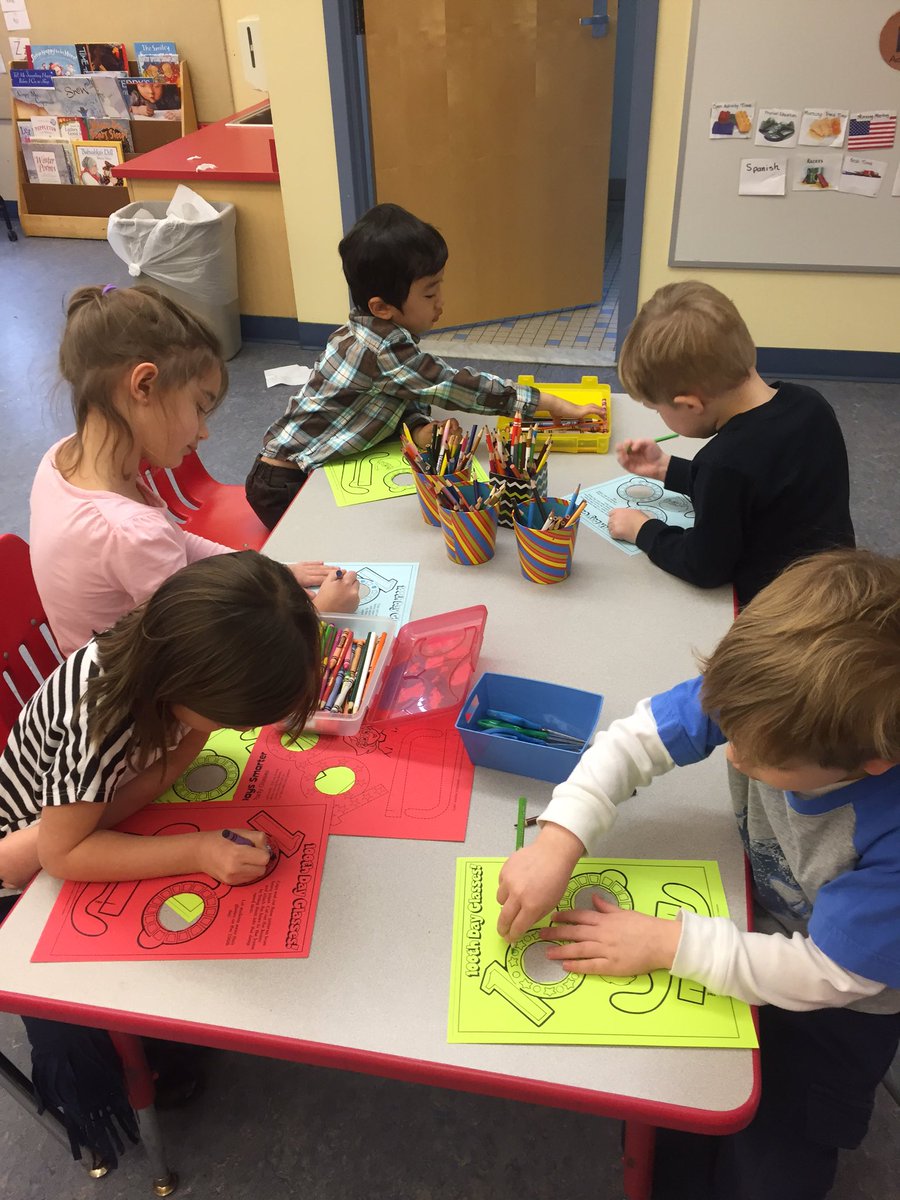 MsKateMSL's tweet image. Building structures with 100 cups, creating with 100 marshmallows, and making 100th day glasses. Happy 100th Day!!