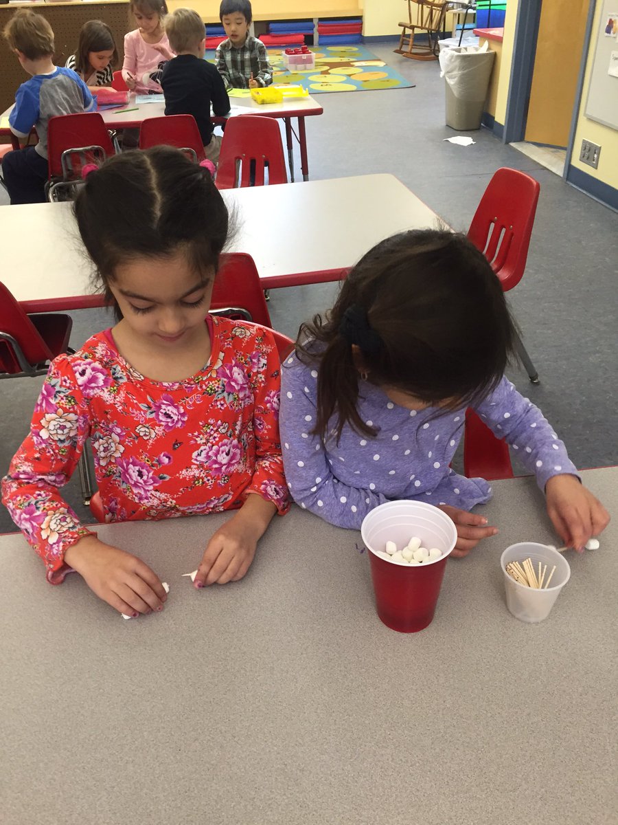 MsKateMSL's tweet image. Building structures with 100 cups, creating with 100 marshmallows, and making 100th day glasses. Happy 100th Day!!