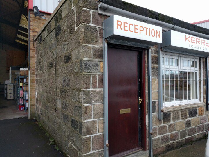 beyondworkout's tweet image. A trip over to @kerrylogistics can mean only one thing #newstockalert @brasilfituk #brasilfit #crazyprint #leggings