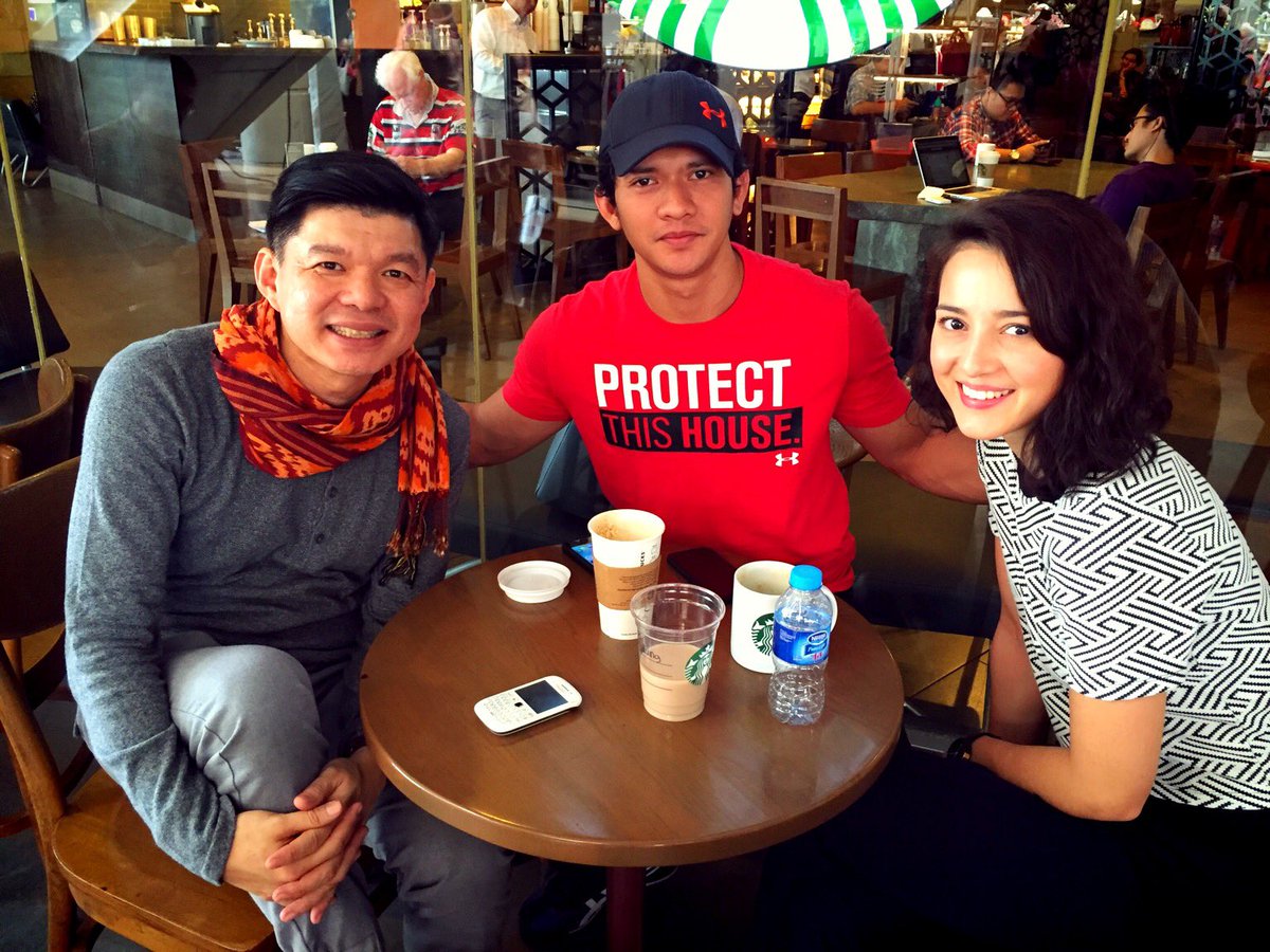 iko_uwais's tweet photo. 😃🙏🏻RT @sulung88: Jumpa @iko_uwais dan @Julstelle tadi siang. Selalu menyenangkan https://t.co/6WY6y6hLFk