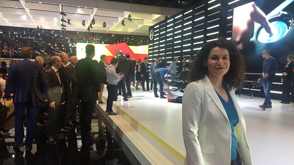 TMuellerDouglas's tweet photo. Viel los am @Opel Stand! Die Highlights der #GIMS: #OpelGT Concept, #NewAstra #COTY2016 &amp; der neue #OpelMOKKA X! https://t.co/TgHKq2o79L