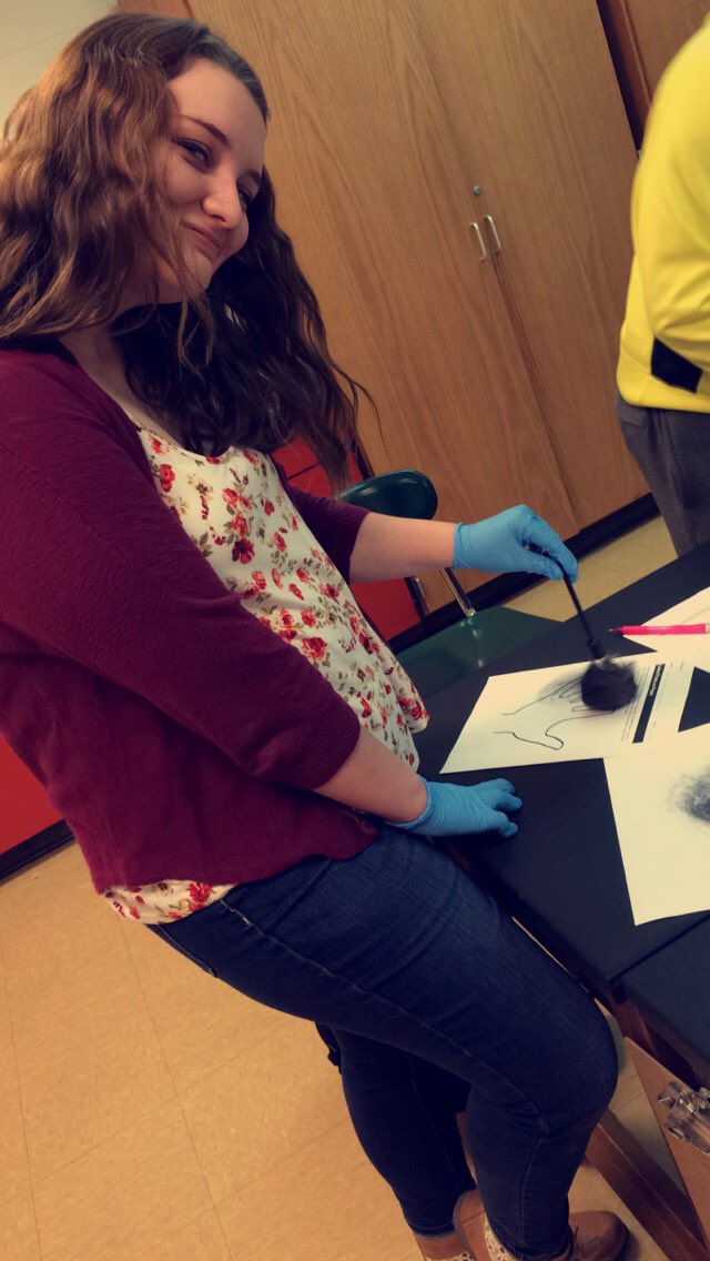 18_ring's tweet photo. #clsforensics @chaarkeisha fingerprint dusting on fleek🔥👌🏻☝️ https://t.co/7IFgWjXDBf