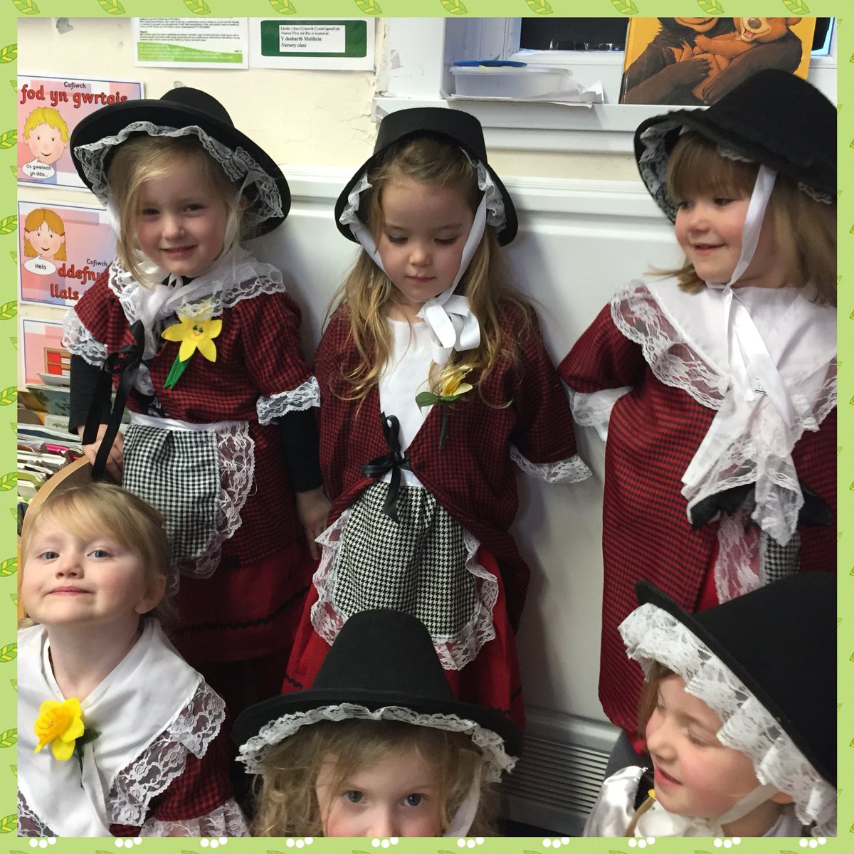 Castell_Nedd's tweet photo. #Morningnursery #Meithrinbore https://t.co/7gKG74236O