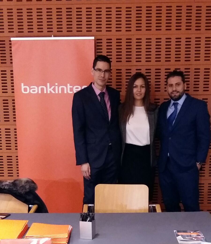 Bankinter's tweet photo. Los compañeros de Rivas en la jornada "Financiación bancaria para empresas", un espacio para la inversión #Rivas2020 https://t.co/gShbBvUQEw
