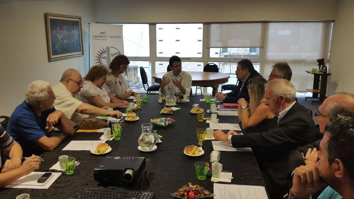 CAMBRASoficial's tweet photo. Muchas gracias @segregustavo #CenterGroup por compartir con nosotros las claves para hacer #negocios en #Brasil https://t.co/qocgKVFngu