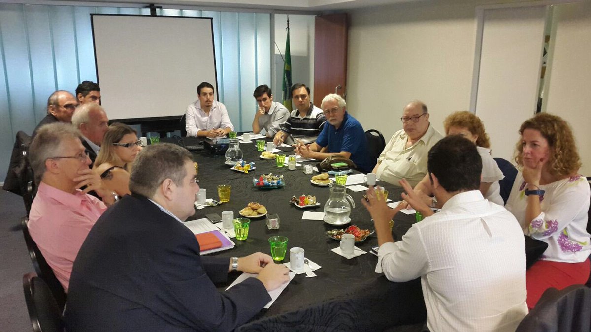 CAMBRASoficial's tweet photo. Muchas gracias @segregustavo #CenterGroup por compartir con nosotros las claves para hacer #negocios en #Brasil https://t.co/qocgKVFngu