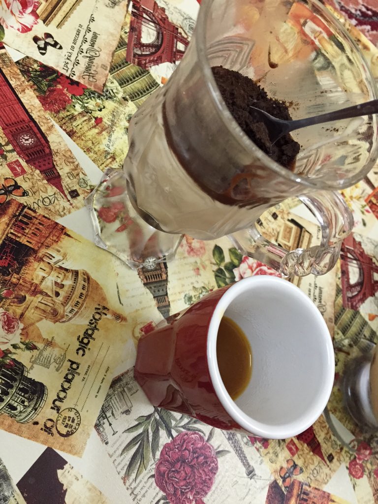 استودعت الله اجمل اشيائي ۆسر سعادتي ،
 ۆمبسم شفتاي ، فمن اودع كل امره لله فلن يخيب..💚'

#مساء_الخير
#قهوة_المساء