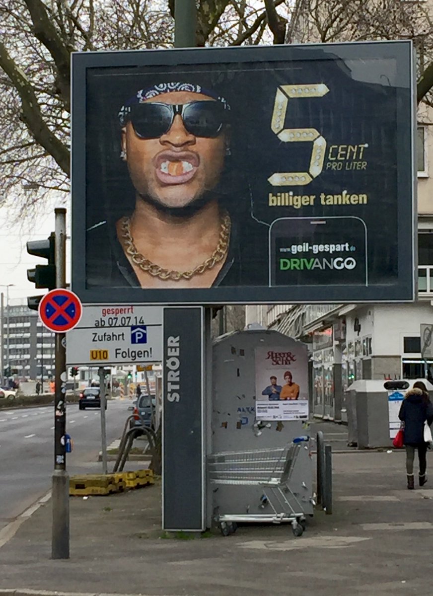 DRIVANGO's tweet photo. Ab heute in #Düsseldorf &amp; #Essen: Rapper 5 Cent "Rappt schlecht, spart geil!"
Foto: Berliner Allee Düsseldorf https://t.co/Me3OZCDjpG