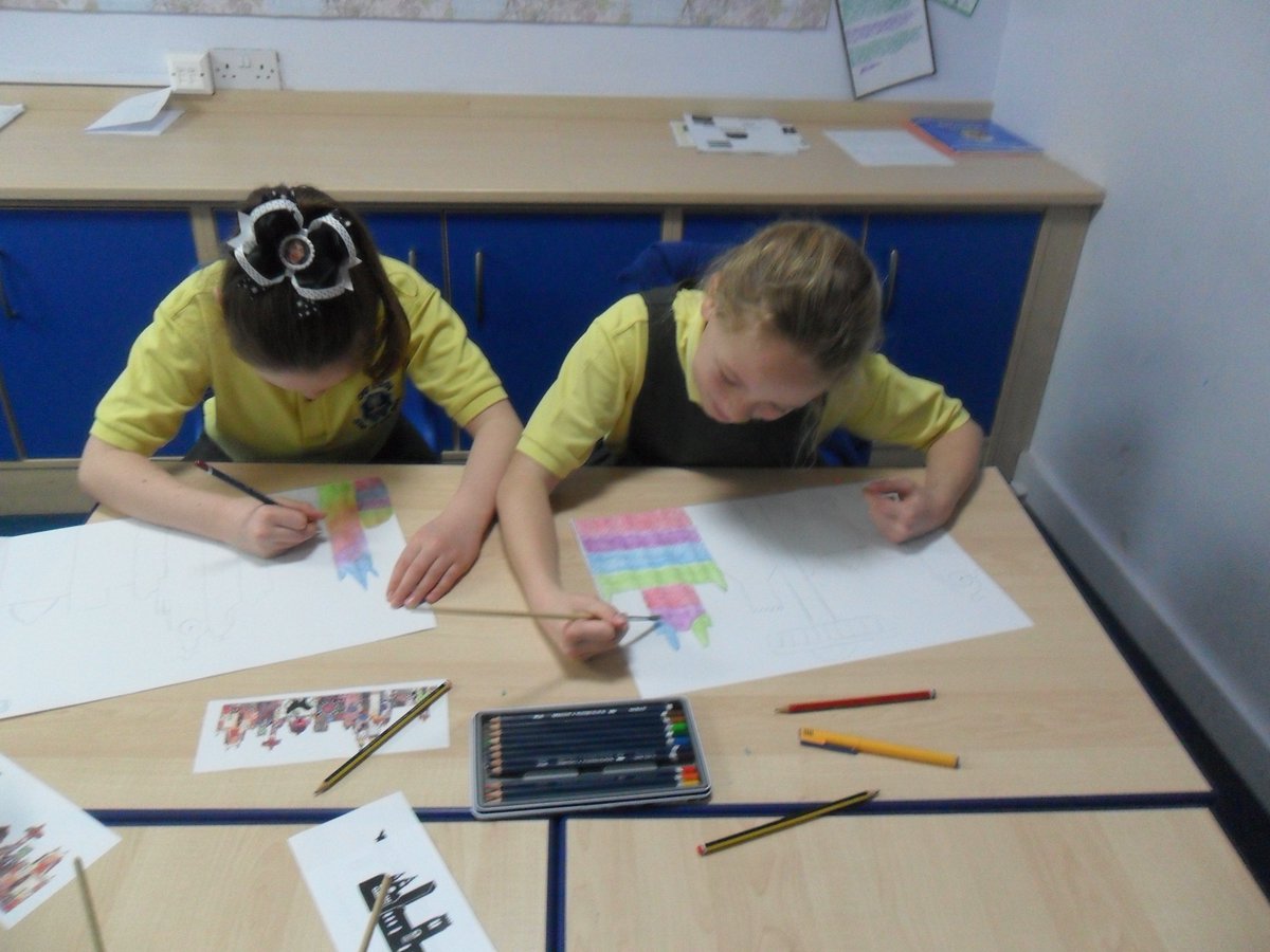 ourladystar6b's tweet photo. 6B have had an 'arty' afternoon, creating images of the Liverpool skyline! #skyline #Liverpool https://t.co/sJVWR4wXkN
