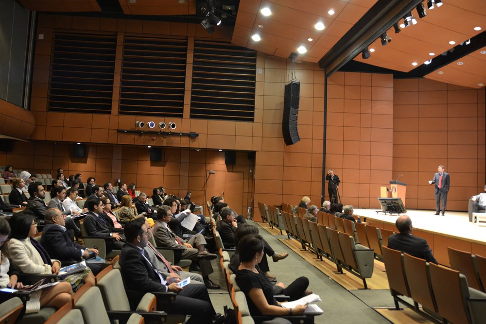 EconomiaUAndes's tweet photo. [Video] "Un Estado más efectivo" Presentación del Reporte de Economía y Desarrollo #RED2015 https://t.co/LEz3zIleyQ https://t.co/99RLY348xB