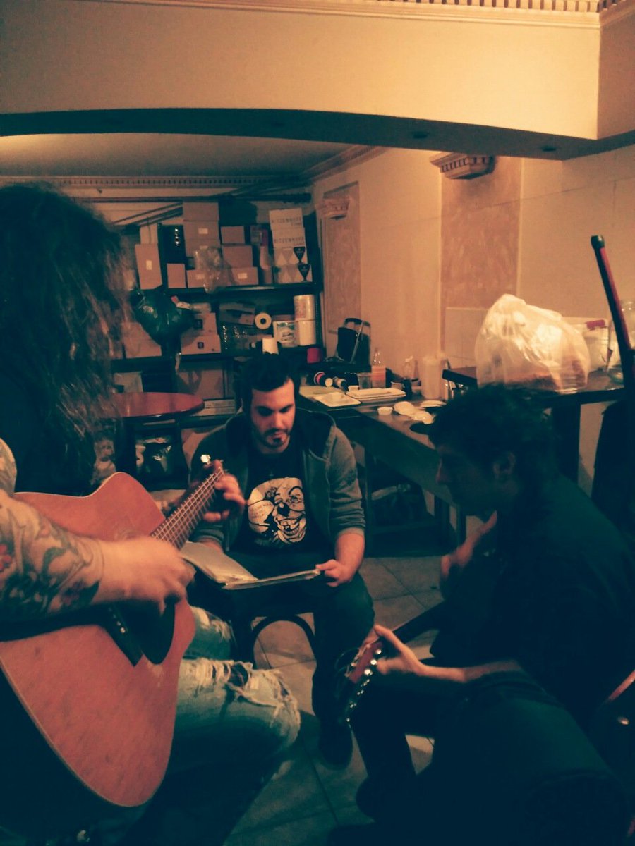 JailcatBand's tweet photo. #k3llyblak3 getting ready for an #acoustic jam with Dean Mess (@wantedband ) and Athan "Lyssa" Kazakis (#Redrum)!! https://t.co/XsnVtvTgvc