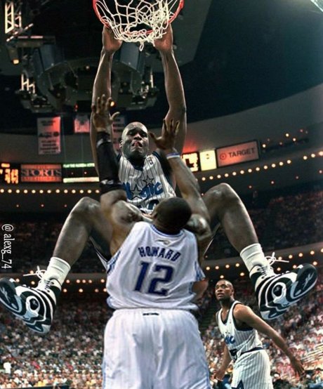 theScore's tweet photo. Shaq posted a photo reminding Dwight Howard who the reigning Superman is.

Troll level 💯. https://t.co/WANl1kLeq9 https://t.co/le3ZVPdUjs