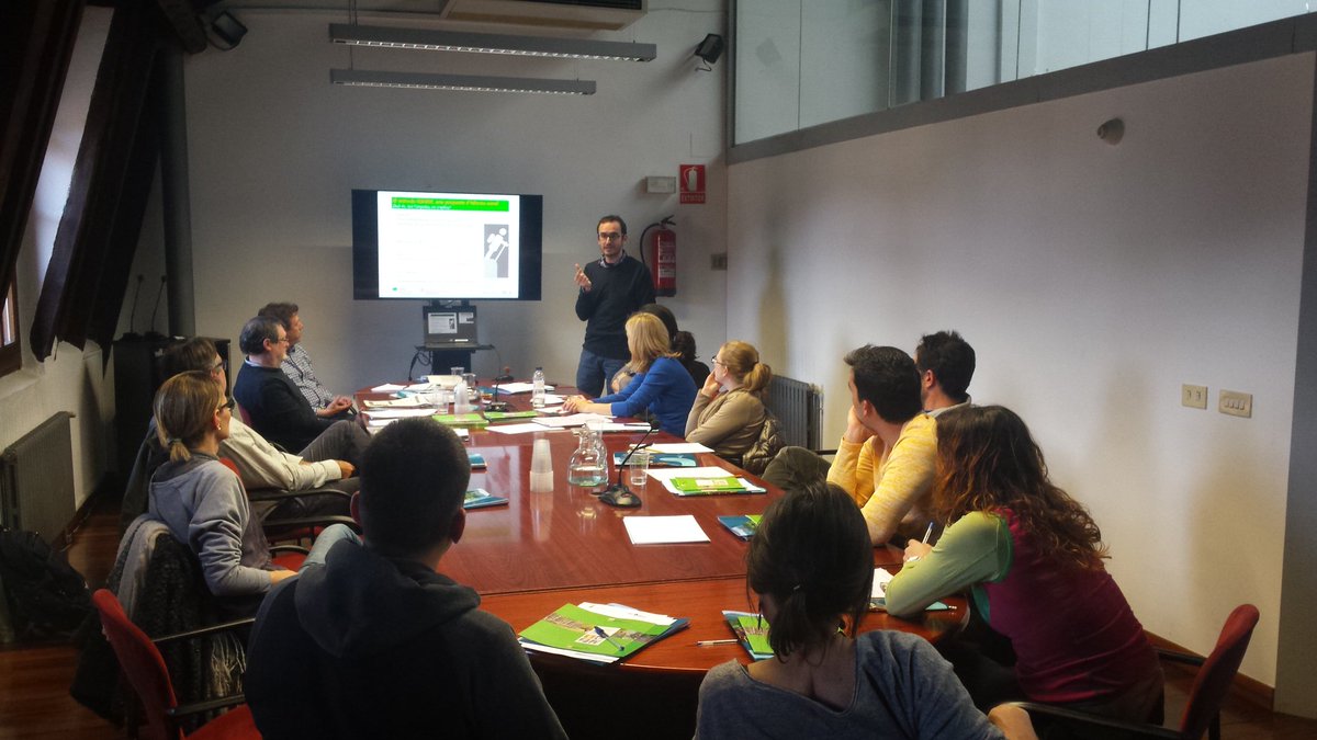 carlosguardia10's tweet photo. Presentació del mètode #SENDIF a #laSeu #IDAPA #camins #senderisme #cooperació https://t.co/s7o8i4lBx6