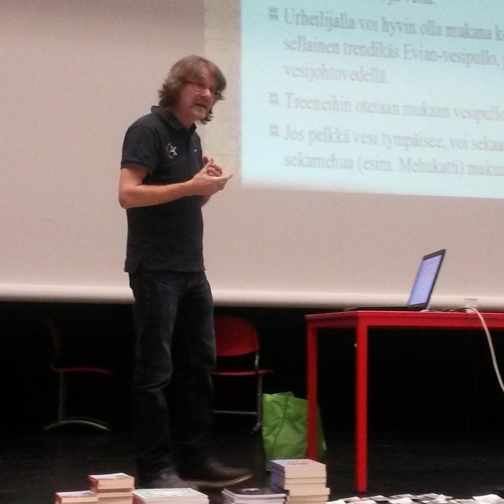 Nyt tulee tärkeää juttua. Christer Sundqvist kertoo miten meidän tulisi syödä. #turpaduunari #syöhyvinvoihyvin