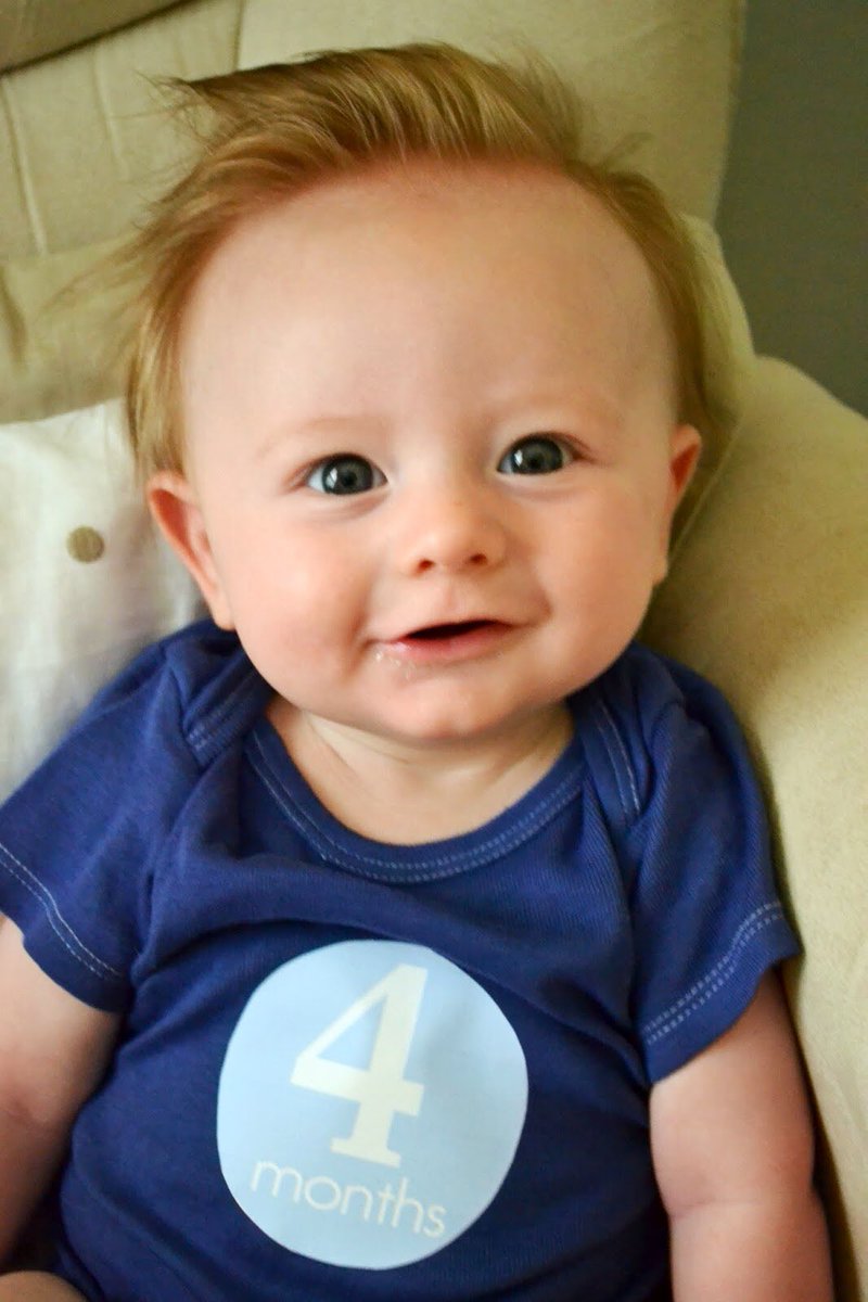 Trump_UrTweet's tweet photo. Baby: "d-d-d.."
Dad: "dada?"
Baby: "d-d-d-DONALD TRUMP 2016" #TrumpUrTweet @realDonaldTrump https://t.co/rukBaDNOtI