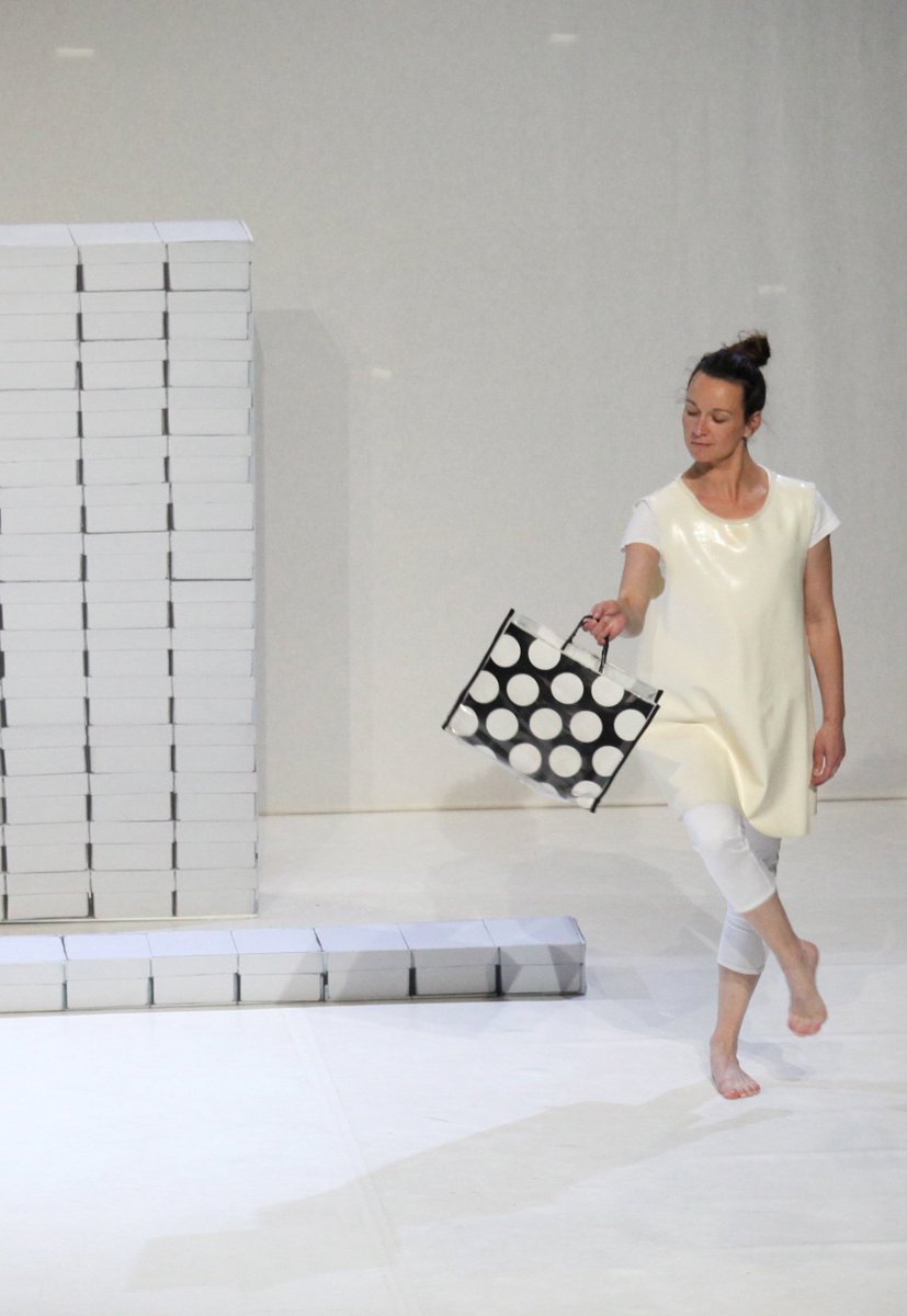 cornilledanse's tweet image. 1st tour in Switzerland for "Chouz" (shoes), dance for 2+,  4+ 5th March Vernier (Geneva) #dance @nathaliecornill