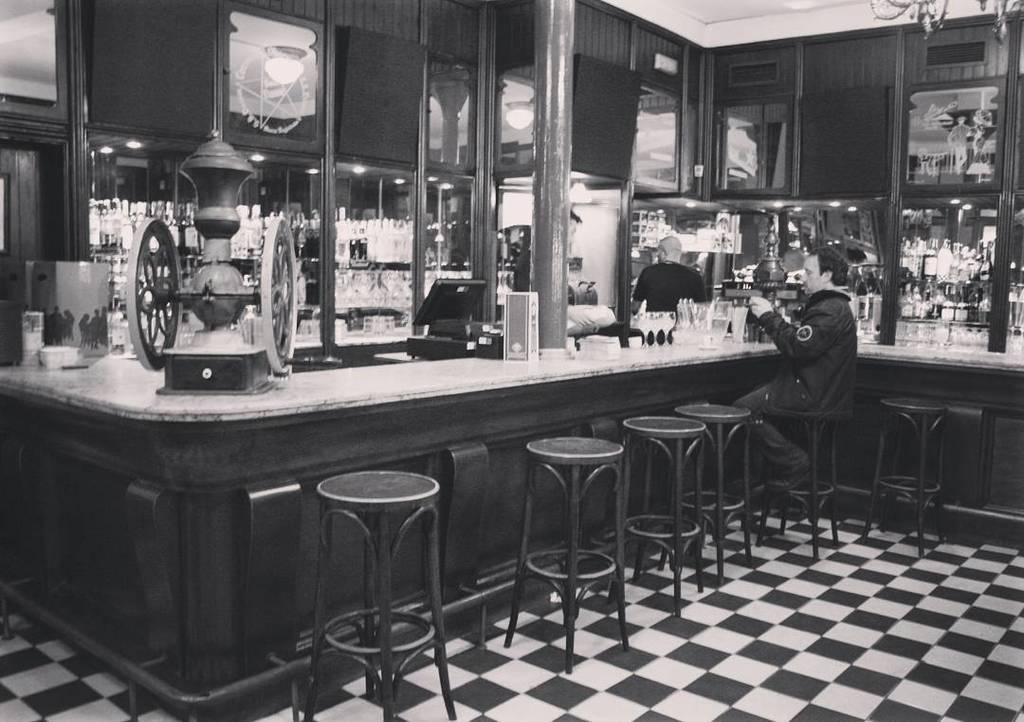 CafedeReus's tweet photo. Hora de berenar i fer un cafetó! Us esperem al #cafedereus 
#reus #igersreus #igerscatalunya #plaçamercadal #mercad… https://t.co/oGsjZHOGd8