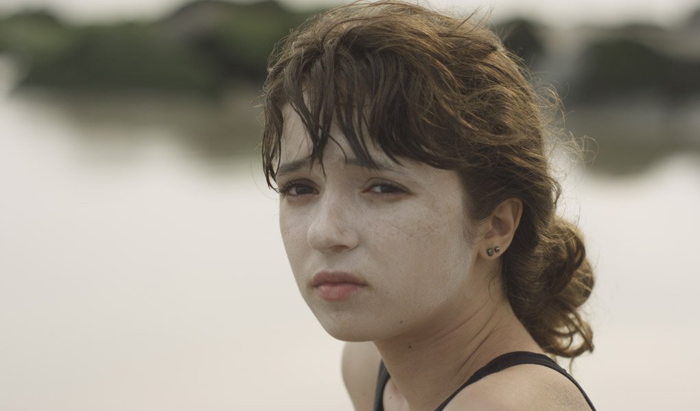 #ItFeltLikeLove explora la búsqueda de identidad de una adolescente. ¡A las 23:00! goo.gl/D1kPQ9