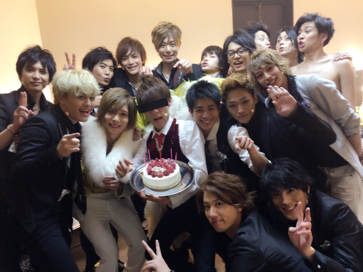 鶏冠井 孝介 V Twitter ホストちゃんのカーテンコールでは甘王さんのバースデー 伝説のホスト甘王の口説きタイムは最高だったね フゥ って一番されたいリアクションだった笑 流石我らが甘王 おめでとうございます W T Co 2apku5jtvb