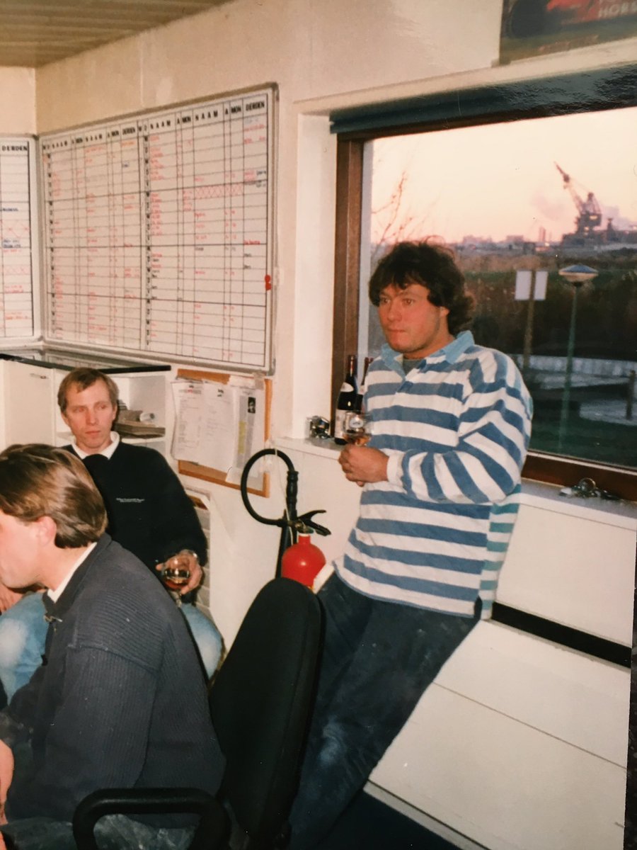 🎈 Wij feliciteren deze 3 heren met hun jubileum! Herkent u ze? Bedankt voor jullie inzet! #keukenstudiomaassluis