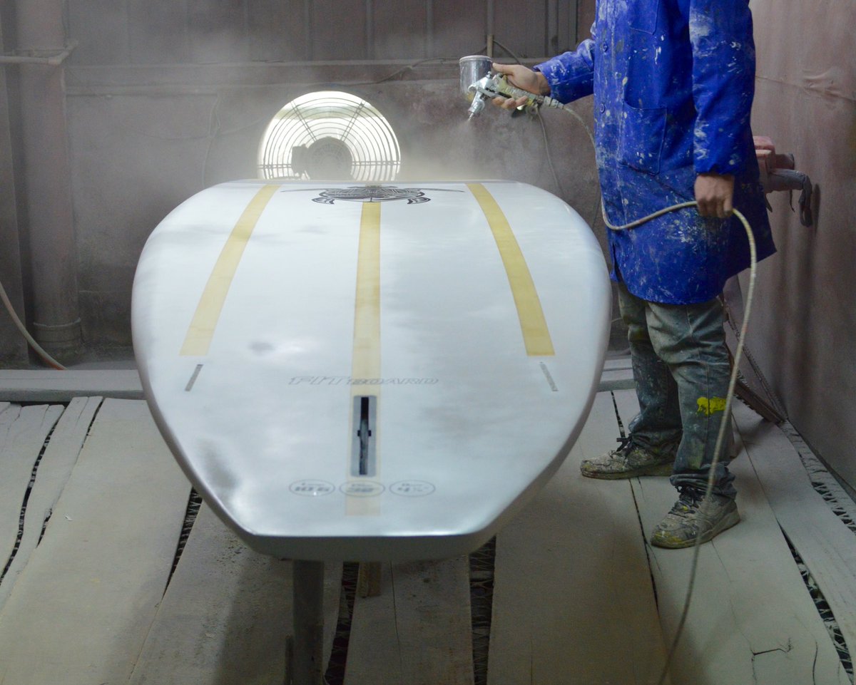 Finishing touches, with care and an eye for detail. 👀 #sup #paddleboard #standuppaddleboard #madewithlove