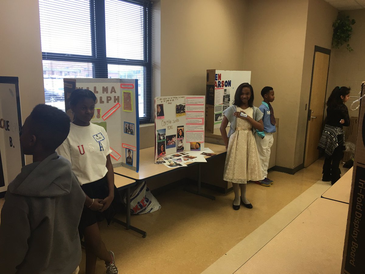 ems6stampede's tweet photo. #EastwoodWaxMuseum #6thGrade #TCSLearns #MsCash #social #studies https://t.co/7VHt6VWwBg