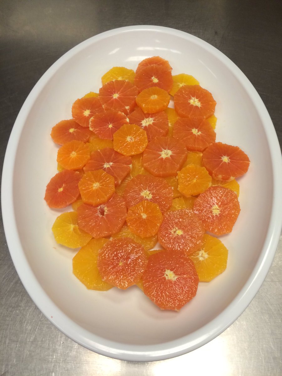 BonAppetitAbbey's tweet photo. The blood orange bath&the many faces of the weeks composed salad option. #wellness #wellbeing #vibranttable #citrus https://t.co/nw34KwVIkm