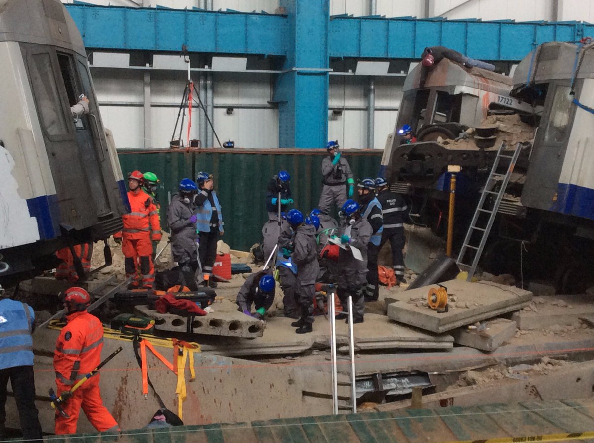 4C_Strategies's tweet image. #EXONAUT Observer app lets the #UnifiedResponse evaluation teams (blue jackets) report from the heart of the action