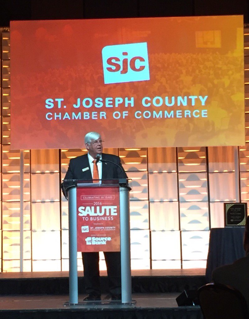 1stSourceBank's tweet photo. Our Pres. Jim Seitz kicks off the biggest annual @sjchamber Salute to Business  to-date. 925 attendees strong. https://t.co/oVrsK0QbFp
