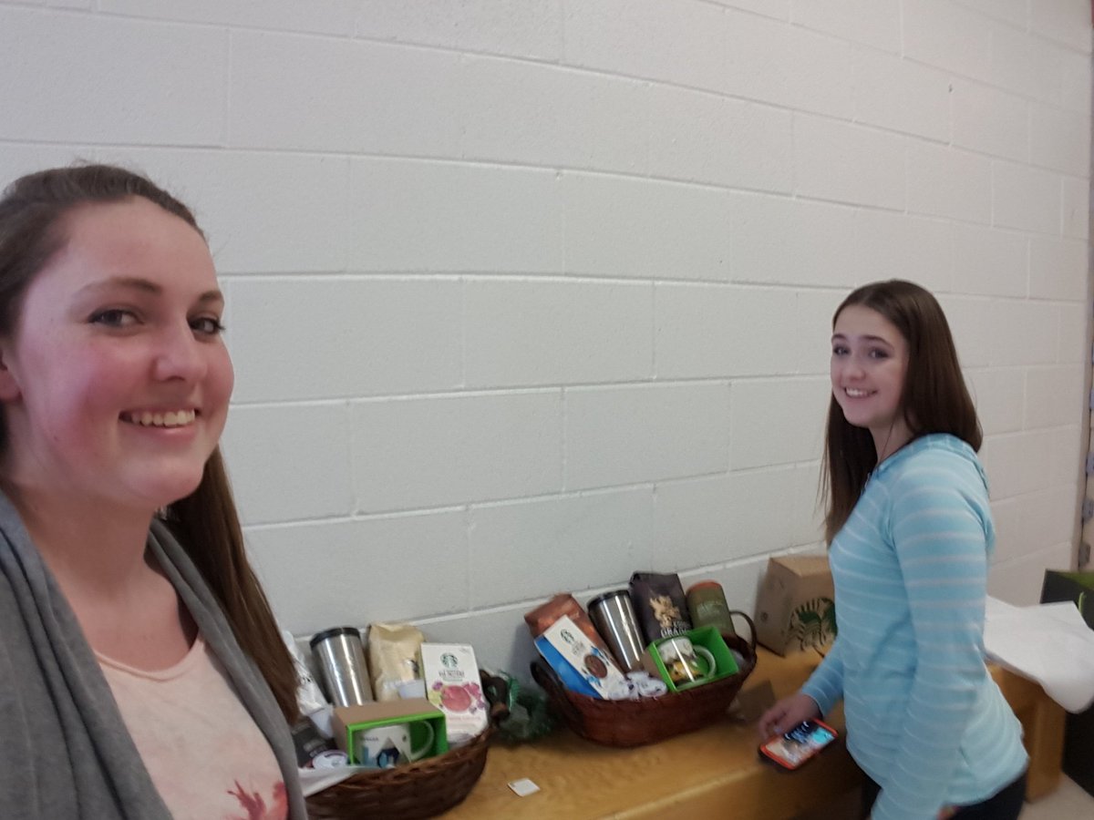 triseverdeen16's tweet photo. @chappatrons #2016SpringForTheArts finished our last ba https://t.co/z9cwEd1xoh