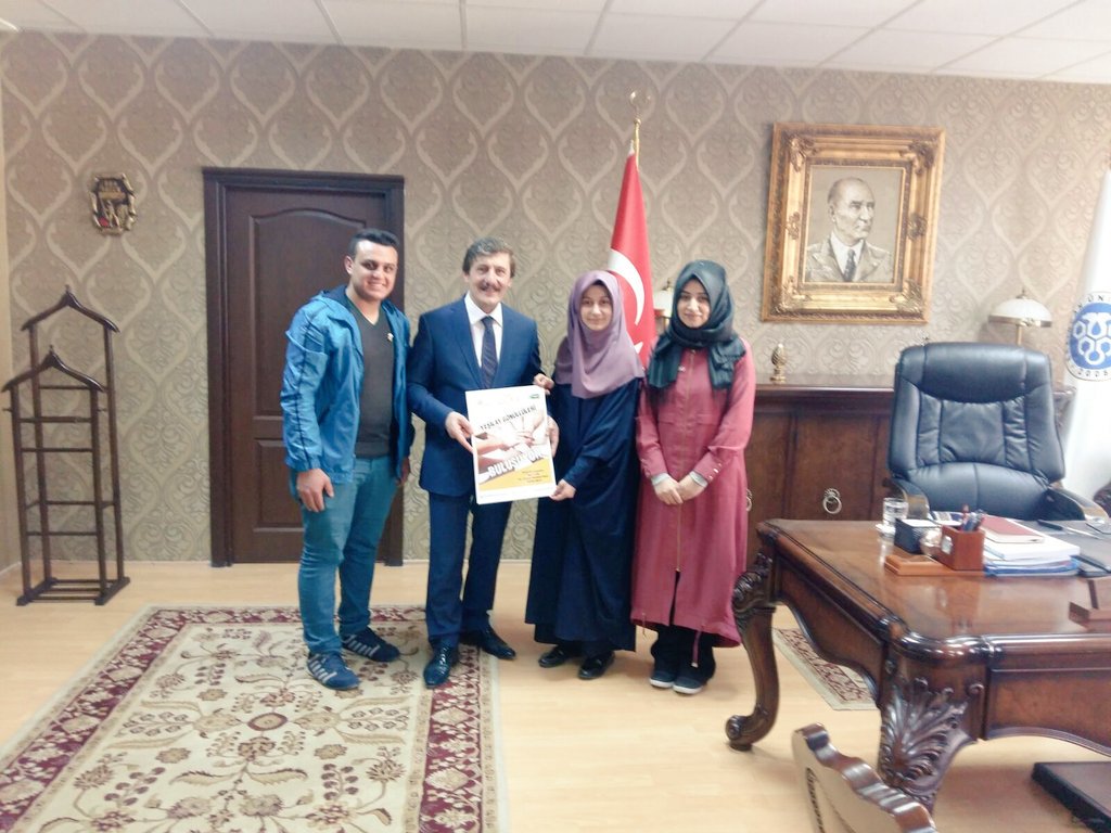 Erzincan Üniversitesi Rektörü Prof. Dr. İlyas ÇAPOĞLU' NU makamında ziyaret edip etkinliğimize davet ettik.