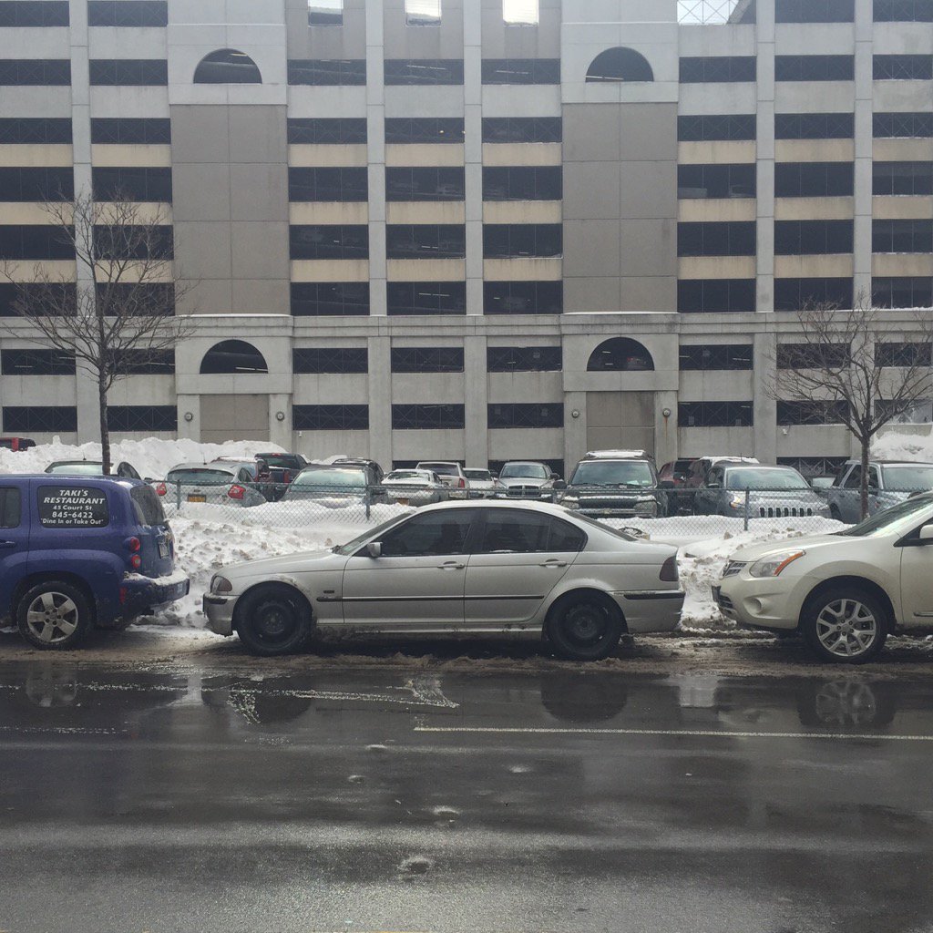 BobbyWes33's tweet image. I've never driven anything with half the Manoeuvrability of the @BMW #e46 #parallelparkchallenge @E46Fanatics #BMW