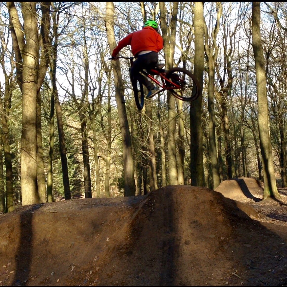 FRA_Apparel's tweet photo. Rider 1/3 for tonight, welcome to the team Rowan Edwards! #FRA #FRATeam #Factory #Riders #Association #MTB #Sponsor https://t.co/8g418QACuD