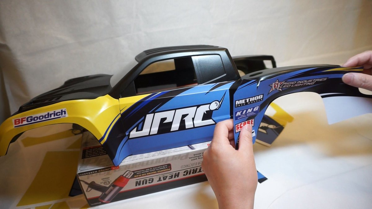 JPRCHobbies's tweet photo. https://t.co/kpsHJbbb9z
Watching how the wrap was done on the #axail #score #trophytruck #sorgraphics #jprc https://t.co/ZQK45yEkFy