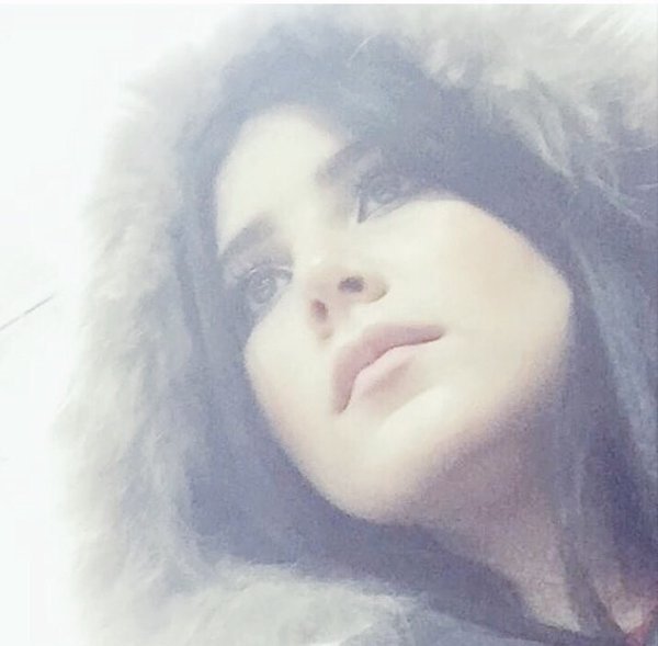 norachaibouna's tweet photo. 🙋 Plz follow this beautiful star👉@HananeElKhader  
Insta👉 https://t.co/lLVZ3bcfWy 
#INDvsSL
#IshratCoverup https://t.co/nSjOFBYbIs t