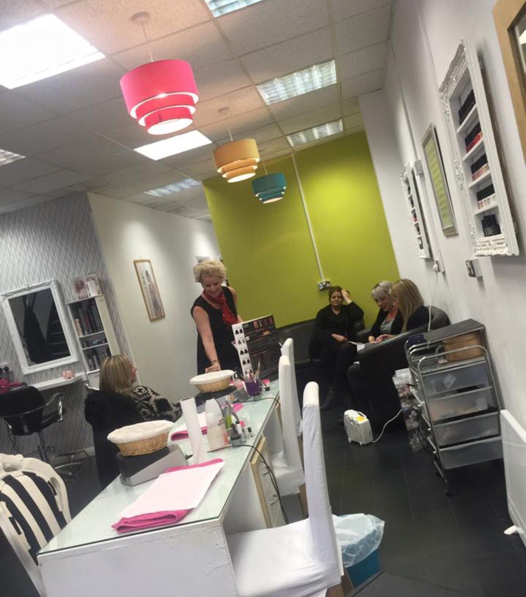 tanyhyde's tweet photo. Training day at the salon! #matrix #training #allfortheclients https://t.co/aVqaTyAen8