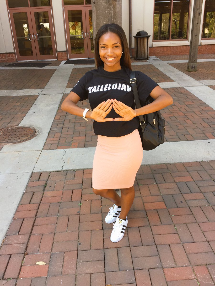 hallelujahtrend's tweet photo. @hallelujahtrend  @_Shaniyaaaaa Peace, Love, Equality, &amp; Salvation. 🏴 https://t.co/jmG4e1GcGI