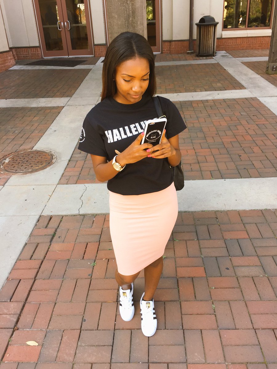 hallelujahtrend's tweet photo. @hallelujahtrend  @_Shaniyaaaaa Peace, Love, Equality, &amp; Salvation. 🏴 https://t.co/jmG4e1GcGI