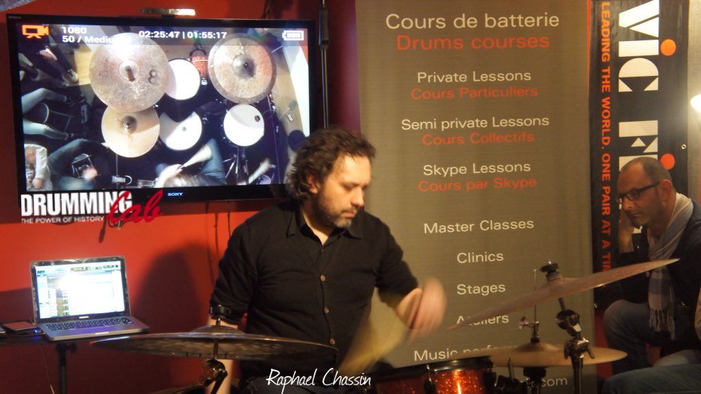 DrummingLab's tweet photo. #raphaelchassin #drummer at #DrummingLab #Paris #FrederickRimbert #drumschool @vicfirth ➡️ https://t.co/y1S0lSJFJO https://t.co/HGHuLvikSS