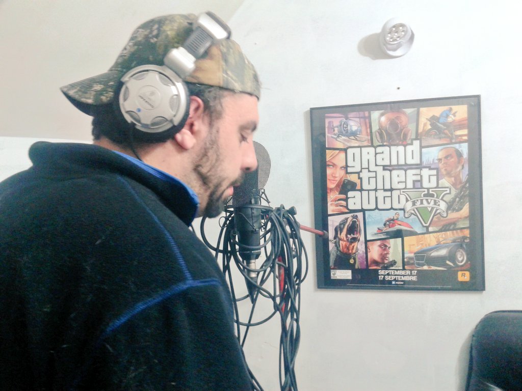 BerraHimself's tweet photo. #recording with @intercoarse Ghost tracks tonight. #intercoarse #gta5 #homestudio https://t.co/ZhFaErgW95 https://t.co/X3bmoChOUD