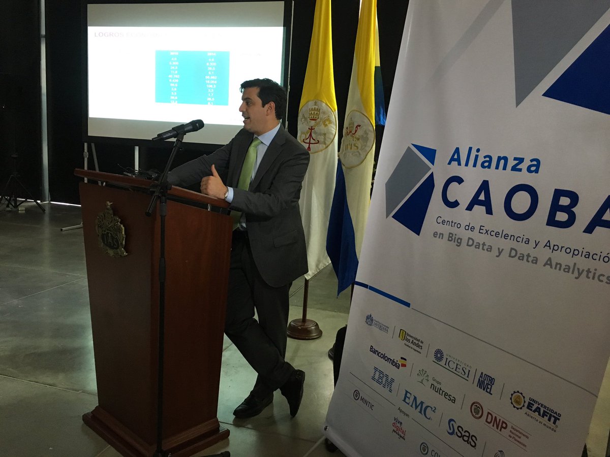 SimonGaviria's tweet photo. La estrategia de Big Data debe construirse sobre una buena infraestructura de datos de calidad. #CaobaEsBigData https://t.co/VutluleNWu
