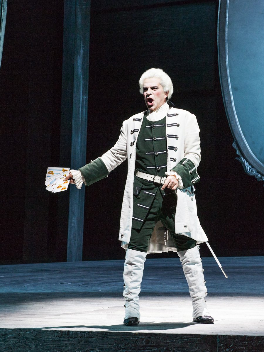 MLanzaMoreno's tweet photo. Inolvidable debut como Lescaut. Gracias al equipo de @ABAO_OLBE. Abrazo enorme @Ainhoarteta @MaestroGKC y resto Cast https://t.co/gyR84W0h3e