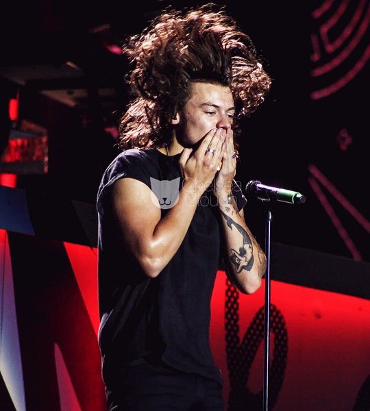 cupalwt's tweet image. When you sneeze too hard