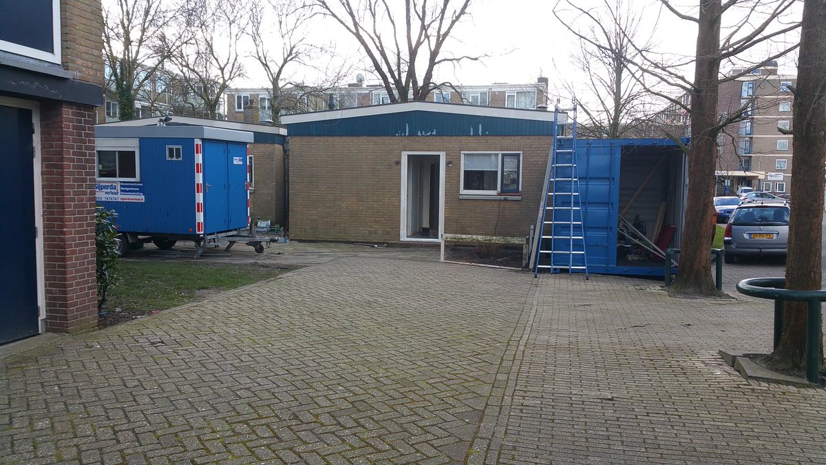 skiphus's tweet image. Kleine onderhoud en renovatie huisjes giekstraat en flatstraat rotterij kozijnen en verf werk