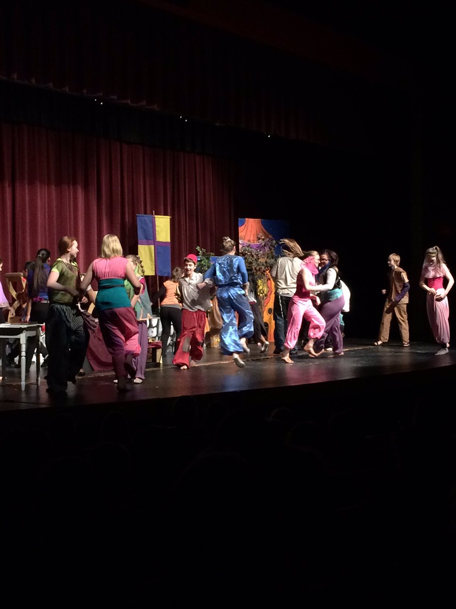 CSEILearn's tweet photo. @CSEROCORI 4/5 students saw the play Aladdin Jr. today @ROCORIMiddleSch! What a GREAT performance #csestrong https://t.co/Z2vdXfifxB