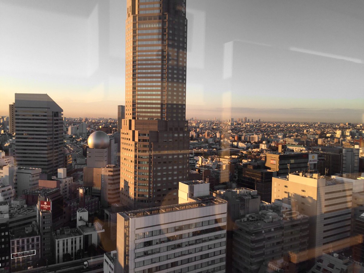 ShowAndHide's tweet photo. Woah, Tokyo! #showandhide https://t.co/M7rhxbJdcS